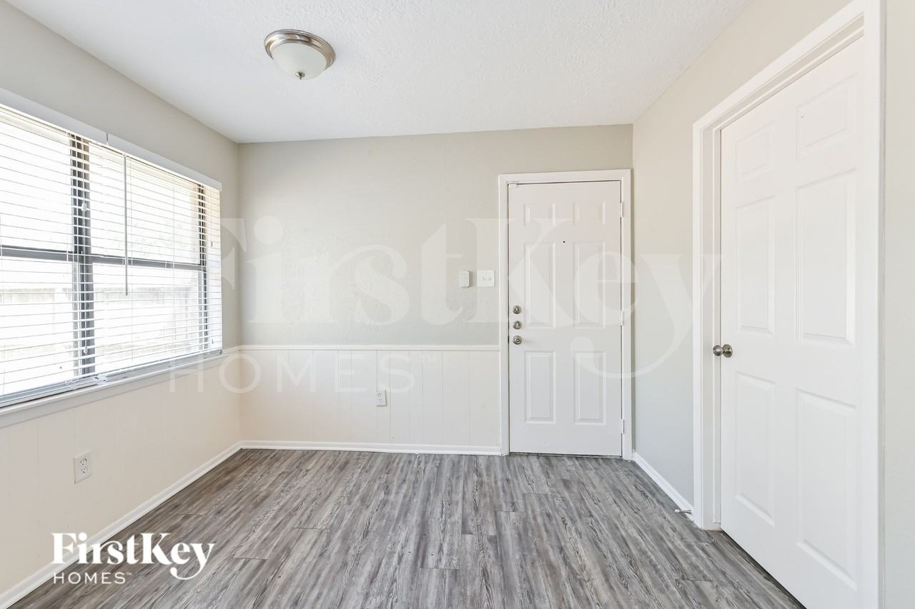 16323 Port O Call St - Photo 5 of 16