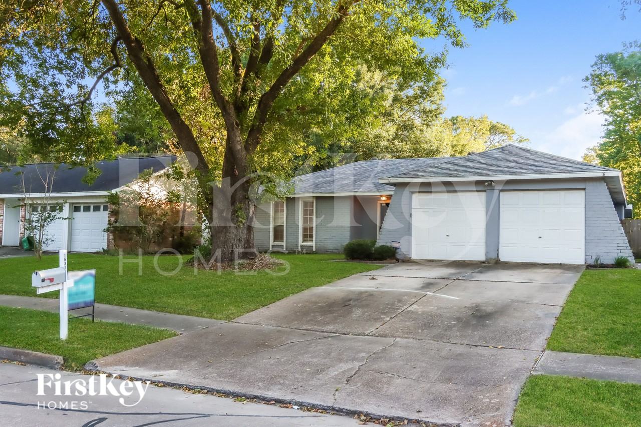 16310 Forest Bend Ave - Photo 2 of 16