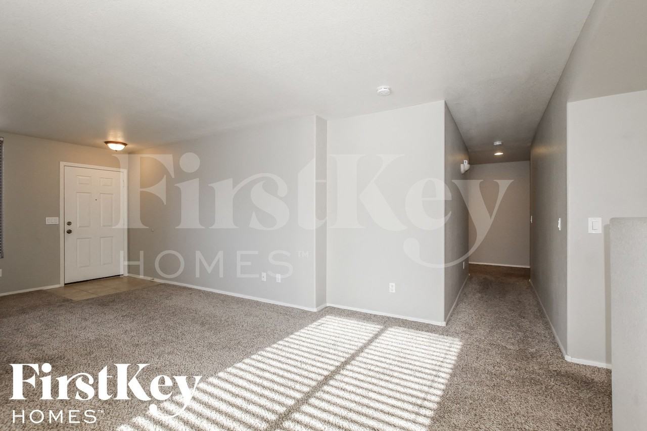 15893 W Statler St - Photo 3 of 15
