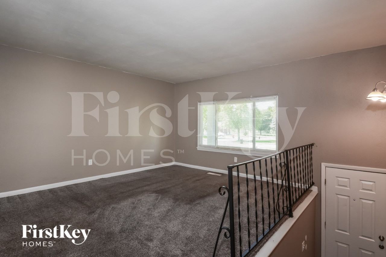 115 Brower Dr - Photo 4 of 16