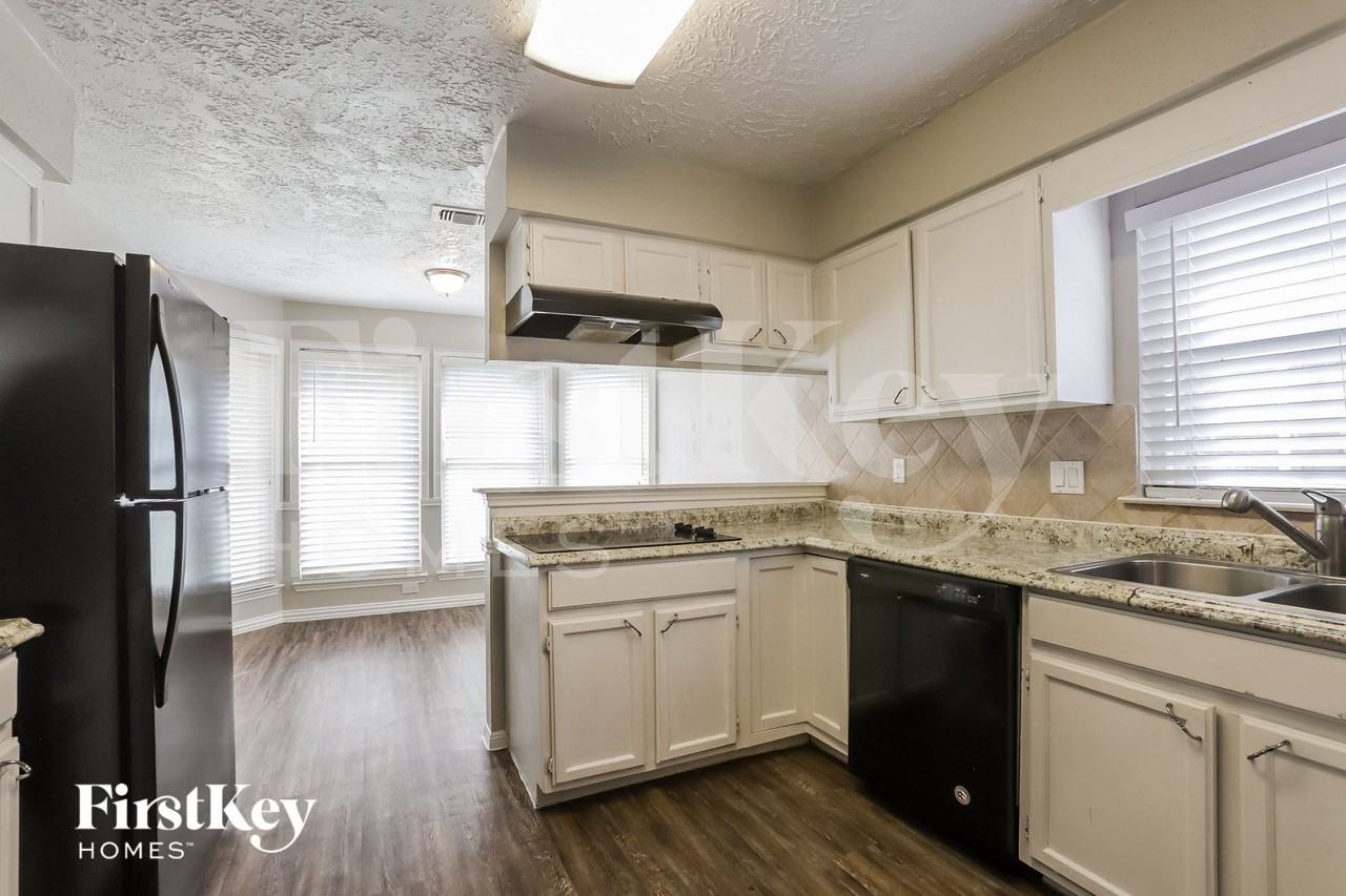 10434 Lazy Meadows Dr - Photo 6 of 15