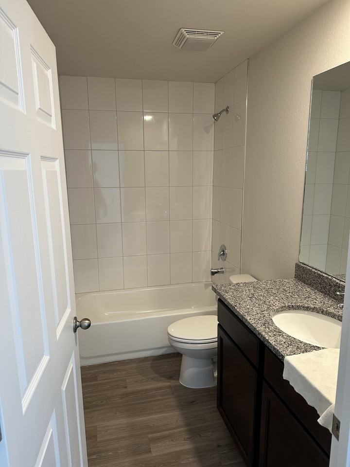 27093 Sunnybrook Rd - Photo 4 of 17