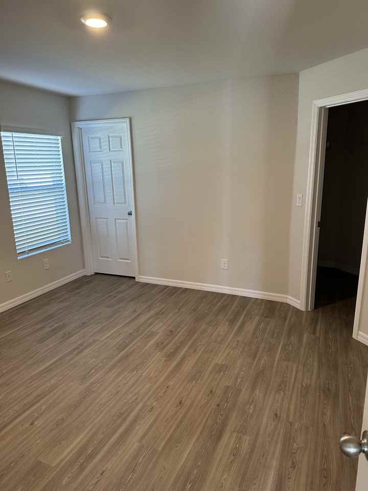 27093 Sunnybrook Rd - Photo 6 of 17
