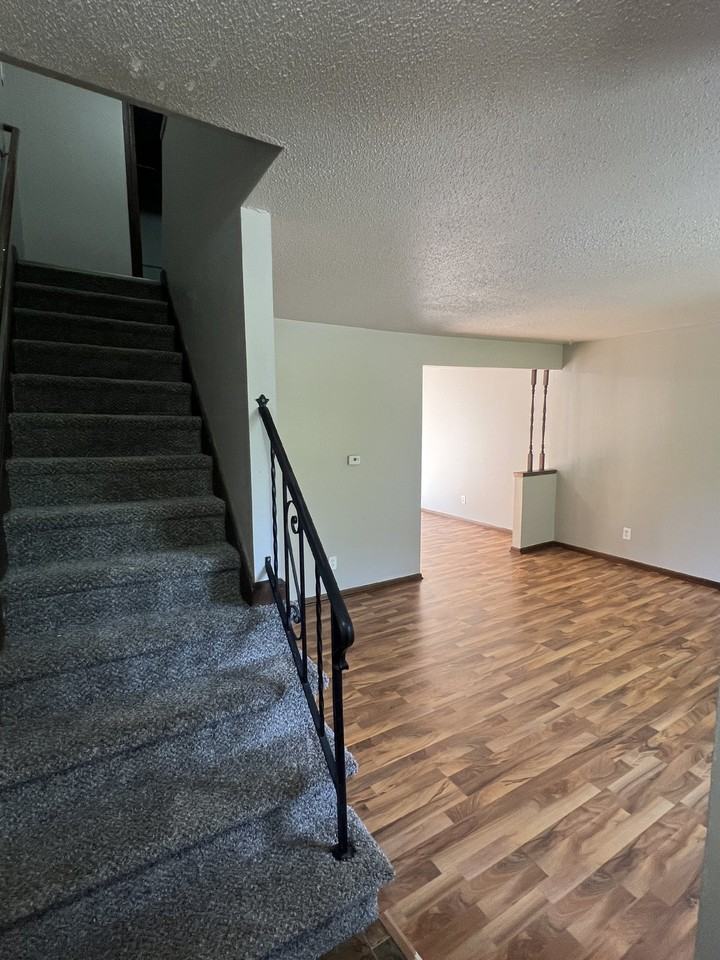33 E Pleasant View Dr - Photo 2 of 23