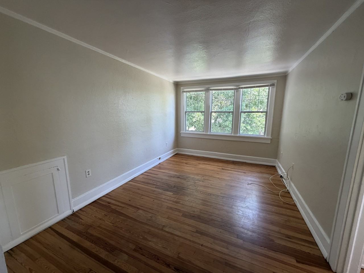 456 13th Ave Ne #8 - Photo 2 of 13