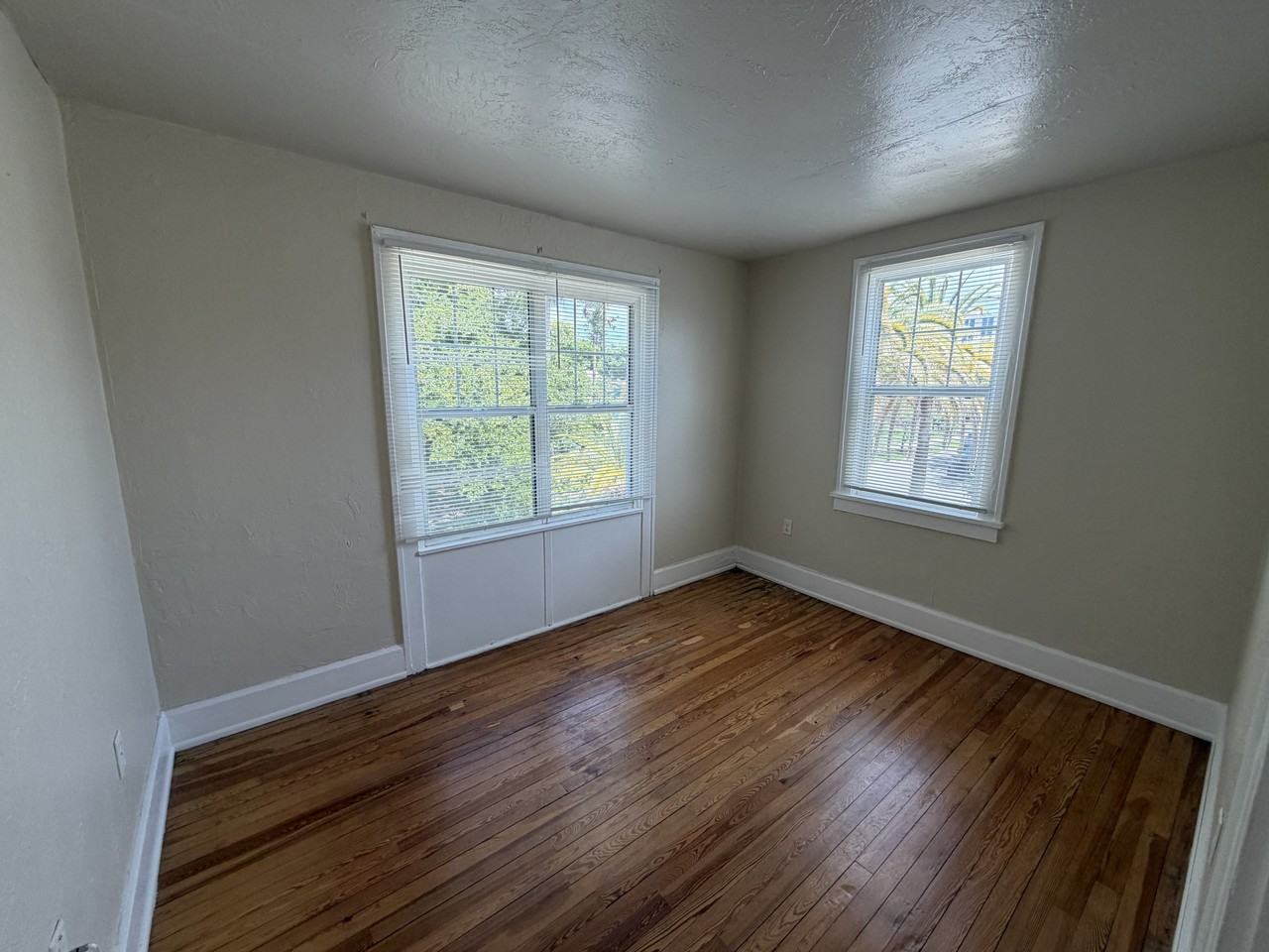 456 13th Ave Ne #8 - Photo 5 of 13