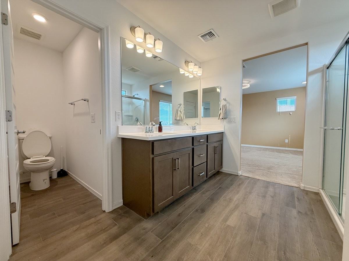 16759 W Canterbury Dr - Photo 4 of 50