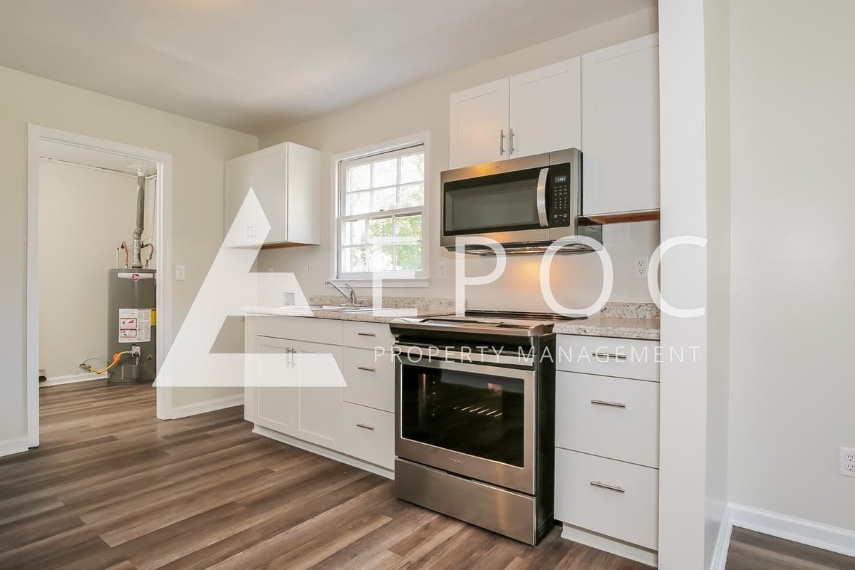 1728 Gavin Dr - Photo 3 of 14