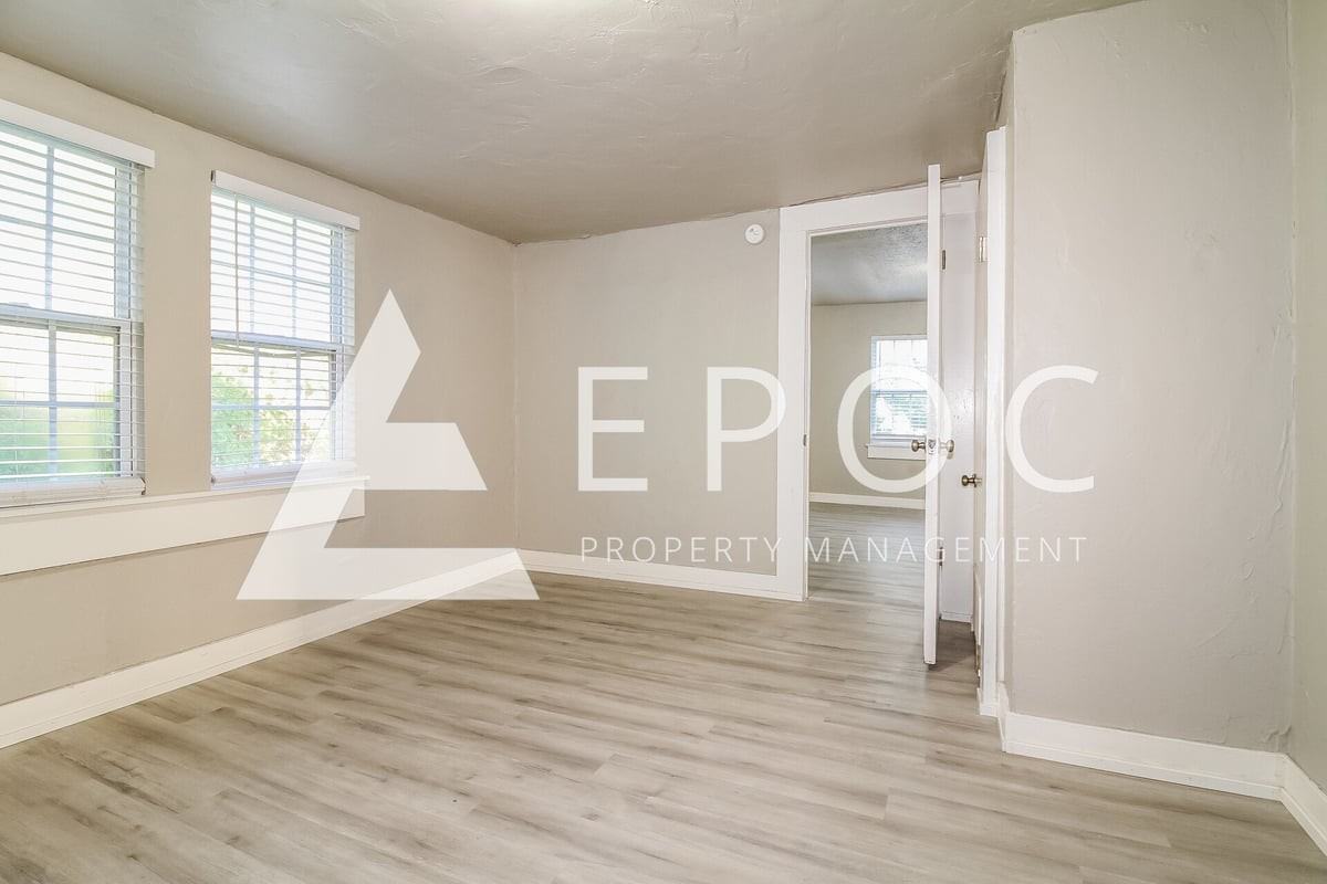 531 S Ponca Ave - Photo 6 of 15