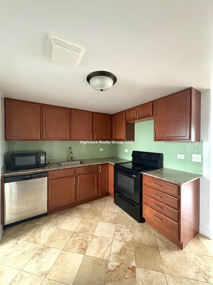7630 1/2 N Milwaukee Ave #3A - Photo 4 of 6