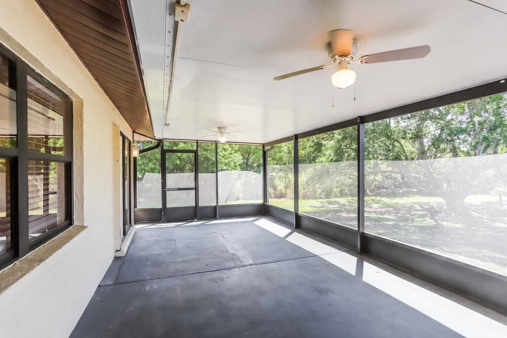 5680 Colonial Oaks Blvd - Photo 7 of 16