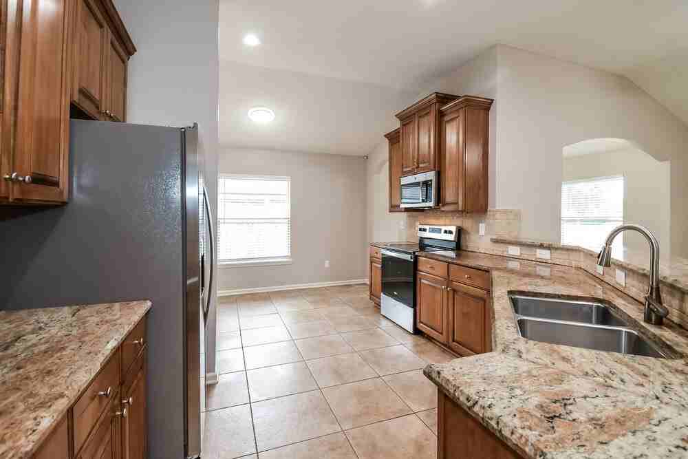2656 Creekfront Dr - Photo 7 of 16