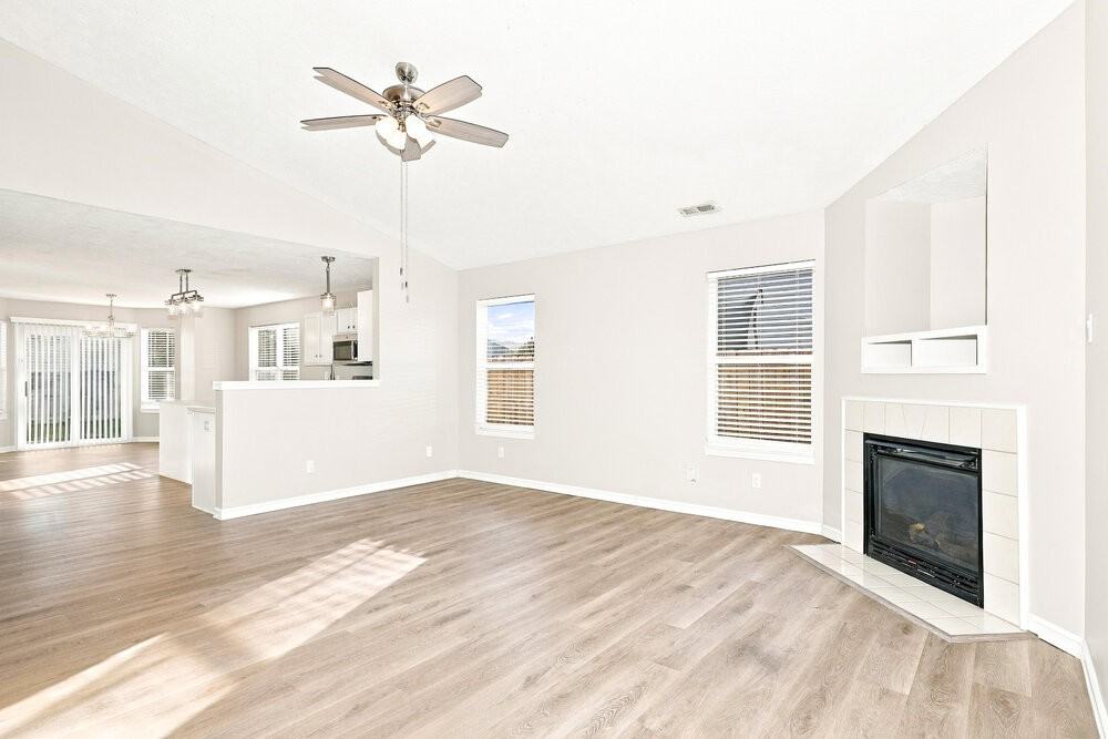 823 Pine Lake Dr - Photo 5 of 16