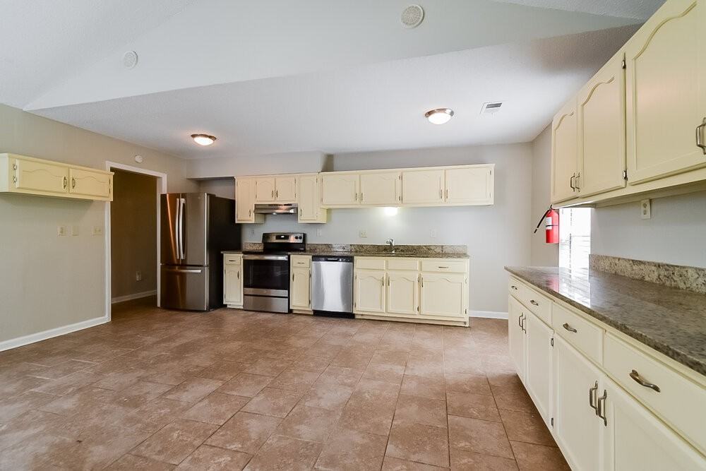 3775 Ivanhoe Dr - Photo 6 of 16