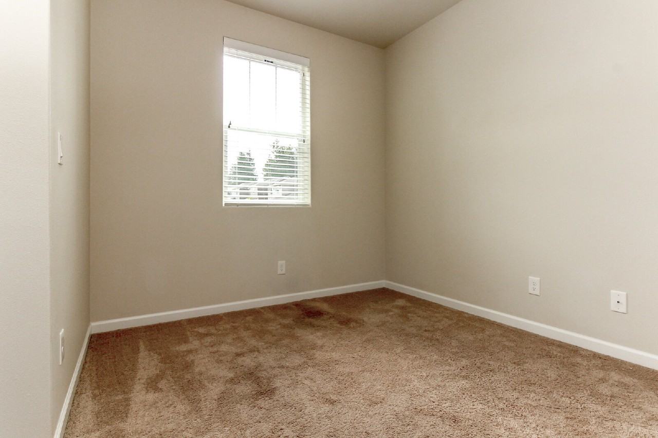 6505 Summerwood Dr E - Photo 7 of 50