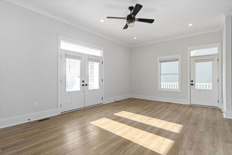 386 Augusta Ave #NA - Photo 2 of 16