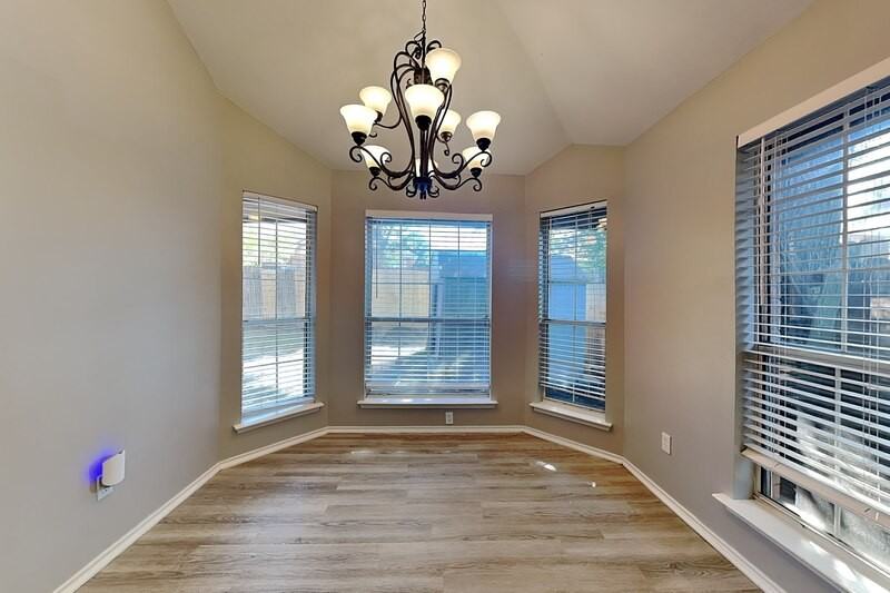 633 Beatty Dr - Photo 5 of 16