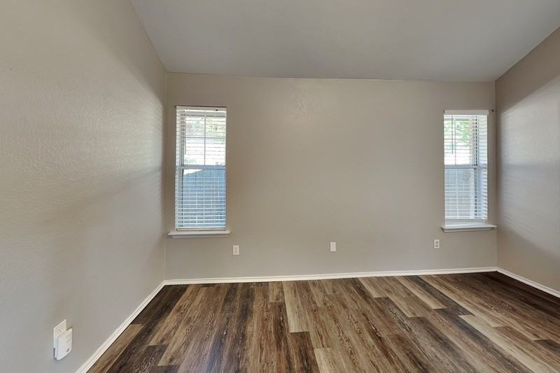 633 Beatty Dr - Photo 7 of 16