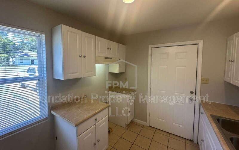 4498 Suncrest Dr - Photo 3 of 22
