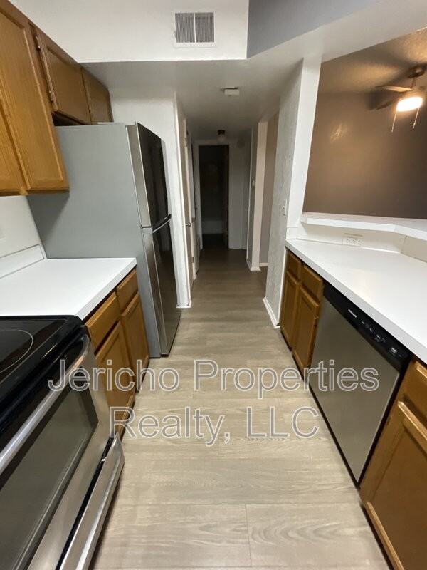 5725 W Atlantic Pl - Photo 4 of 12