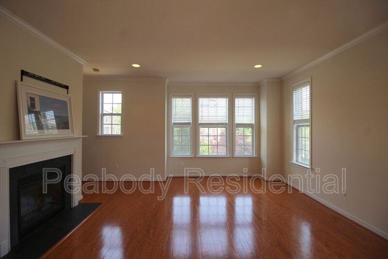 5800 Foley St - Photo 7 of 27