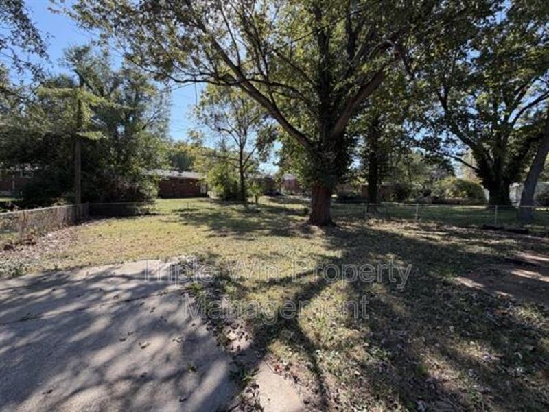 1380 Cove Ln - Photo 6 of 50