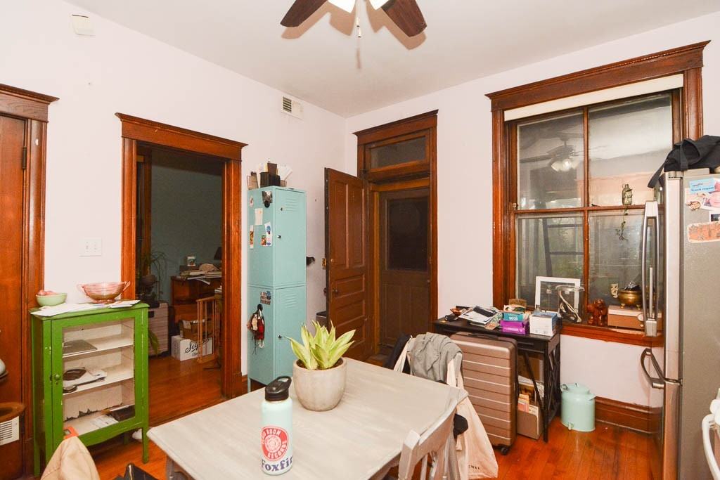 2627 W Walton St #3 - Photo 5 of 21