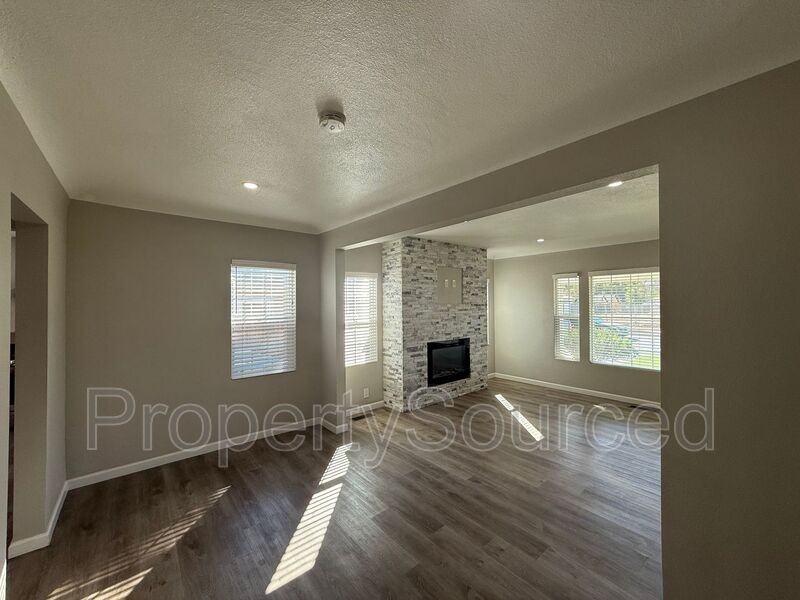 807 W Yosemite Ave - Photo 6 of 50