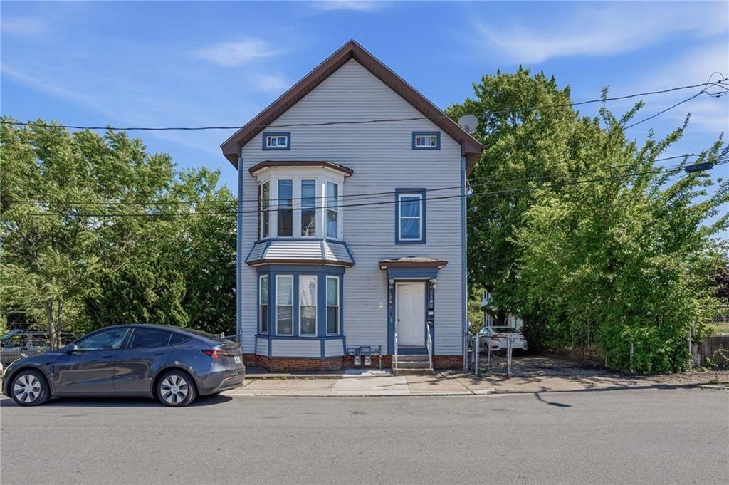 6 Bloomingdale Ave