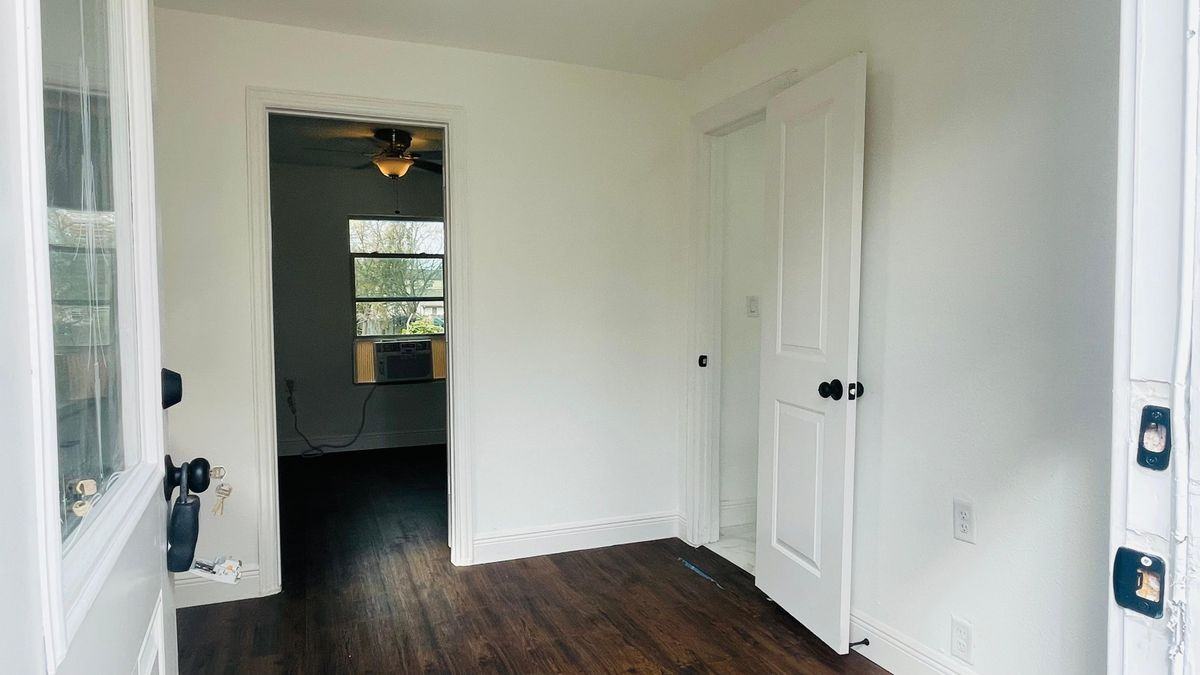 413 N Live Oak St ##2 - Photo 7 of 9