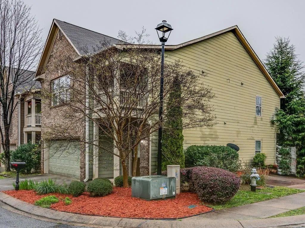 1590 Chattahoochee Ct - Photo 2 of 4