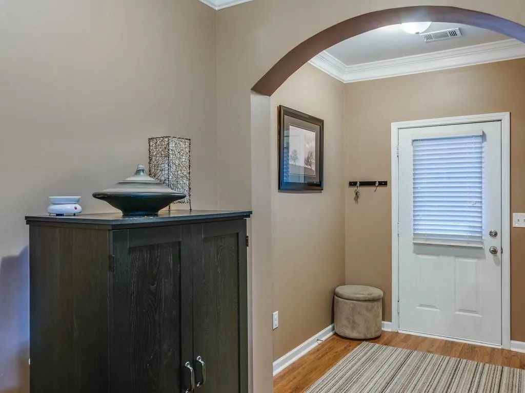1590 Chattahoochee Ct - Photo 3 of 4