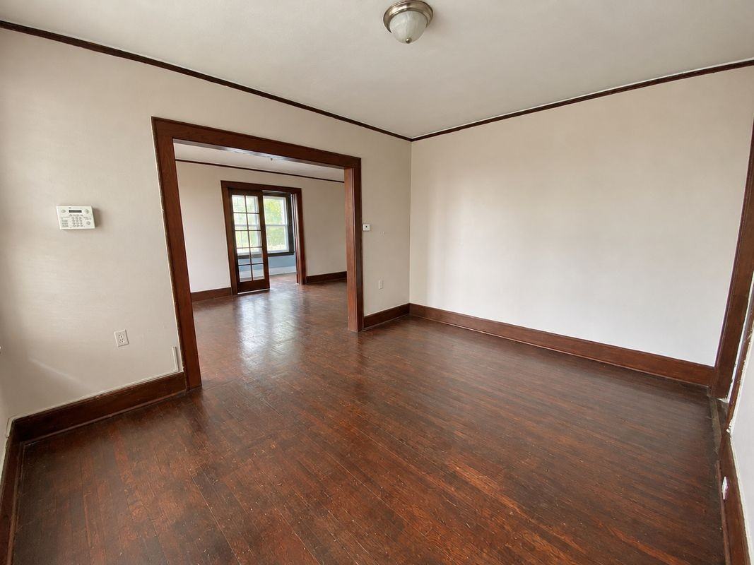 33 Franklin Ave ##1 - Photo 3 of 12