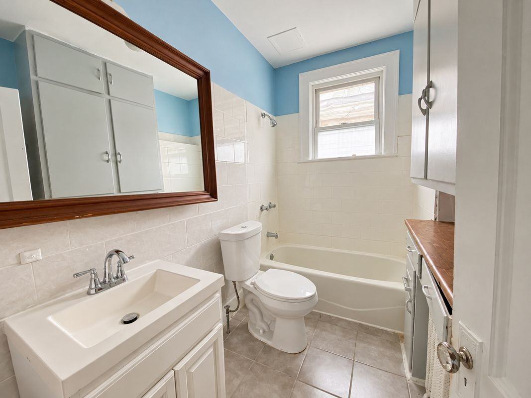 33 Franklin Ave ##1 - Photo 5 of 12