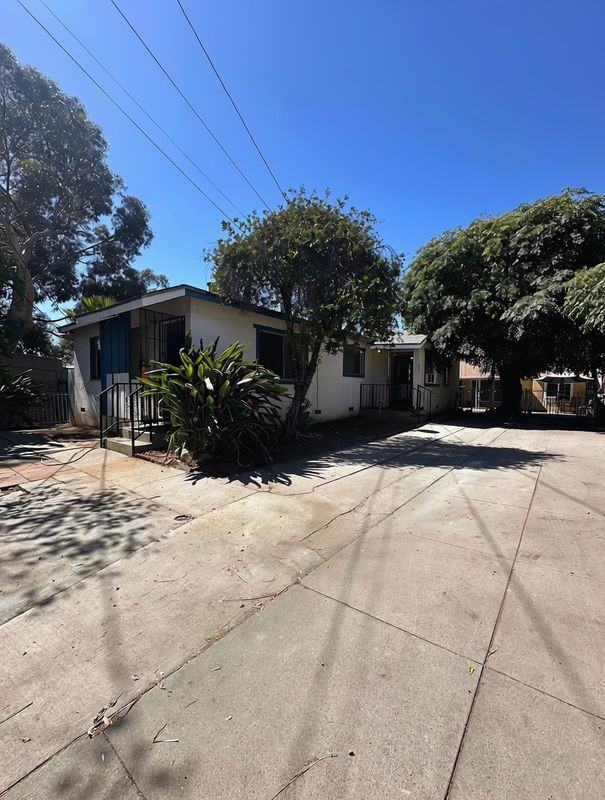 731 S Bernal Ave - Photo 2 of 14