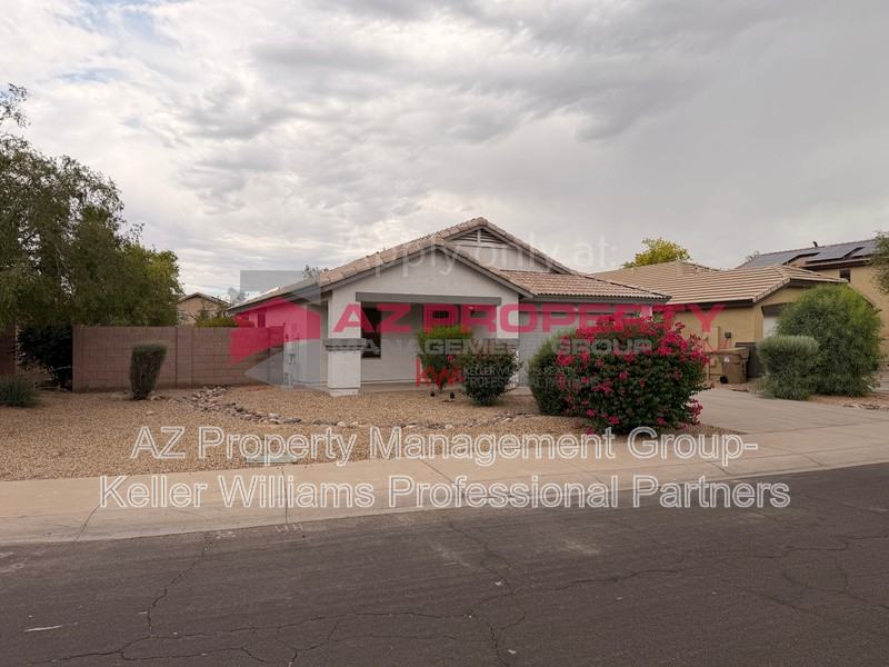 15819 W Yavapai St - Photo 2 of 16