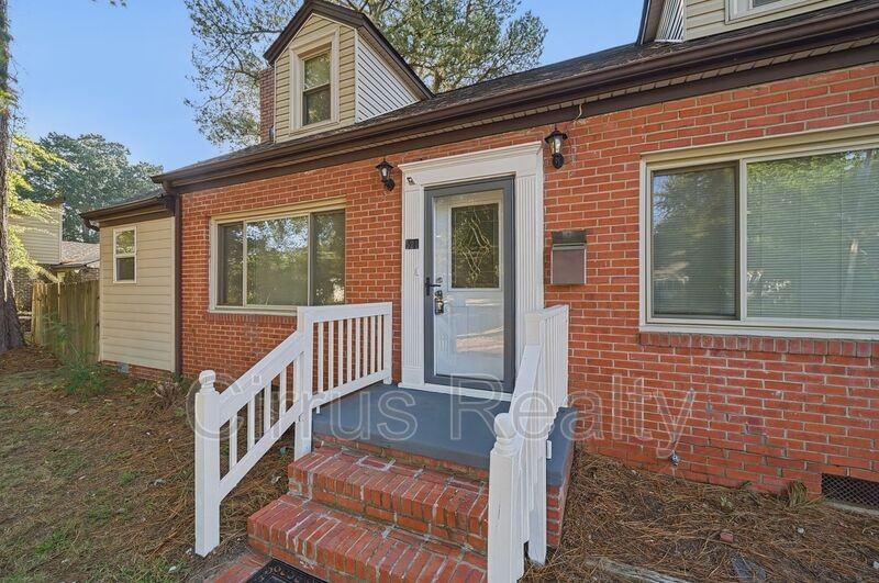 521 Rogers Ave - Photo 4 of 26