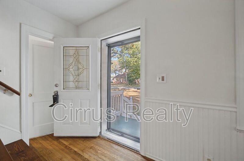 521 Rogers Ave - Photo 5 of 26