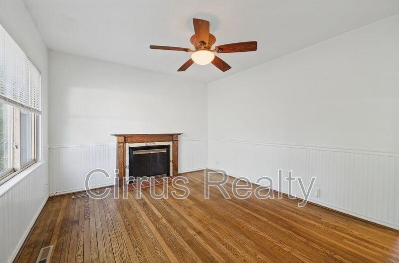 521 Rogers Ave - Photo 7 of 26
