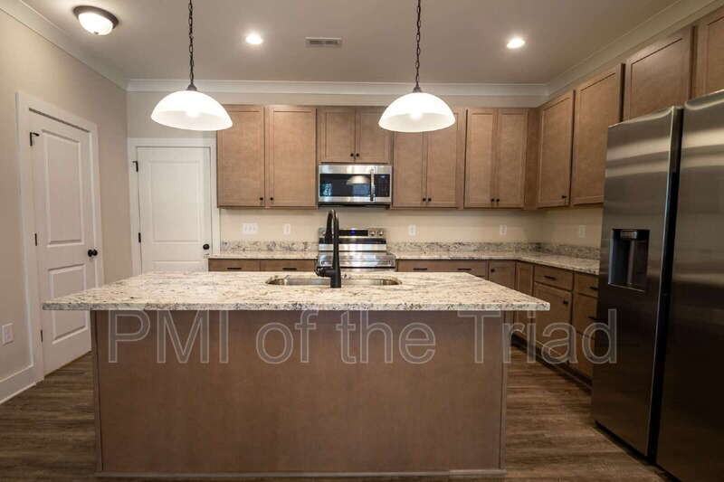 1727 Westfall St - Photo 7 of 26