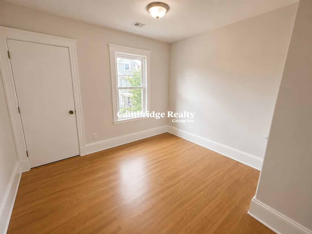 9 Bradford Ave #2T - Photo 4 of 12