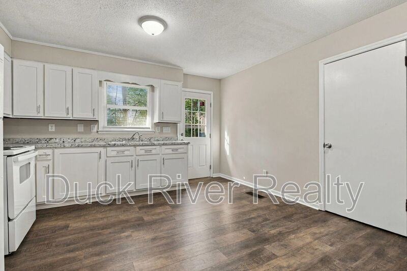 205 Hunter Dr #A - Photo 4 of 21