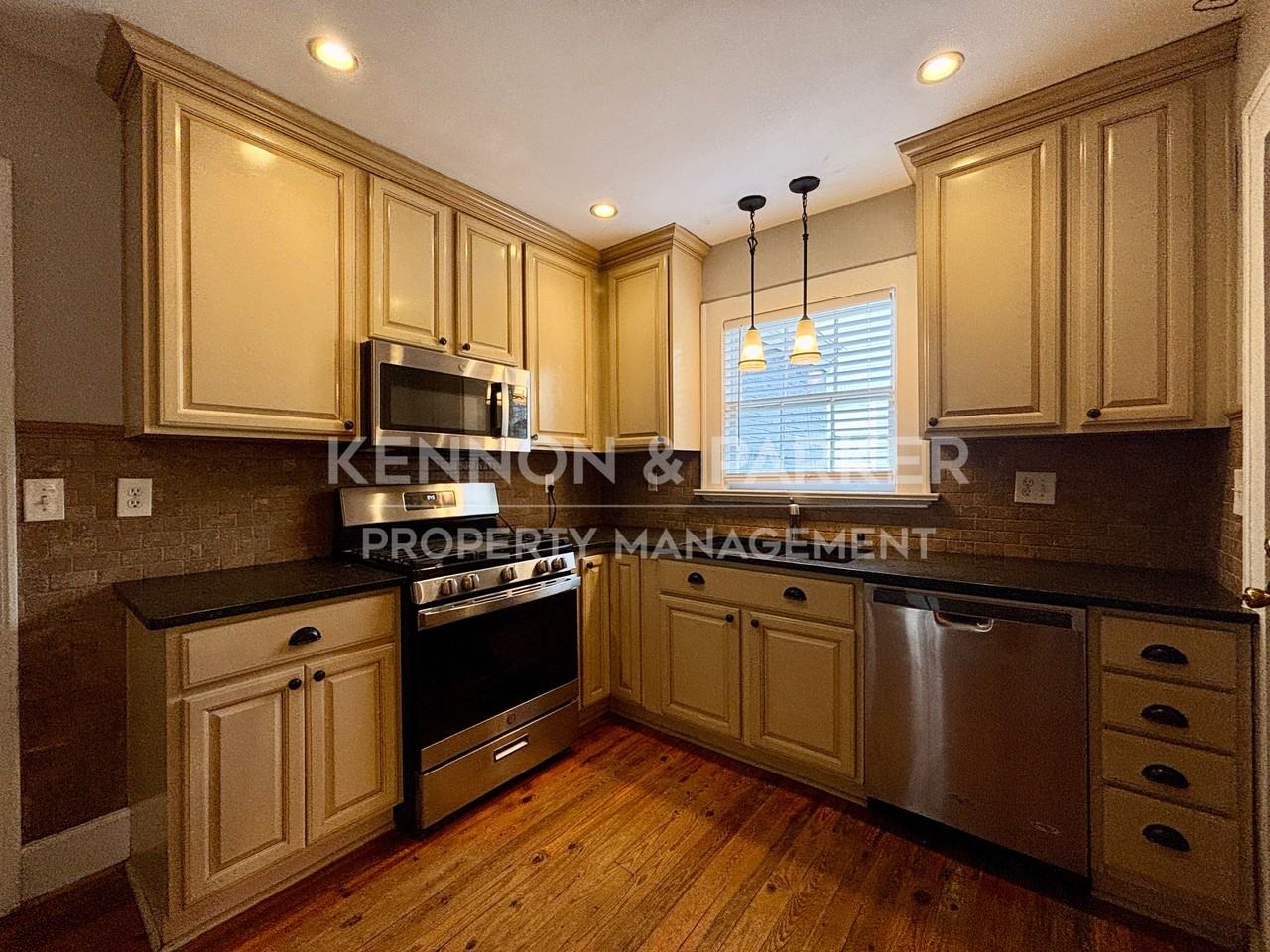 1705 Slade Dr - Photo 5 of 19