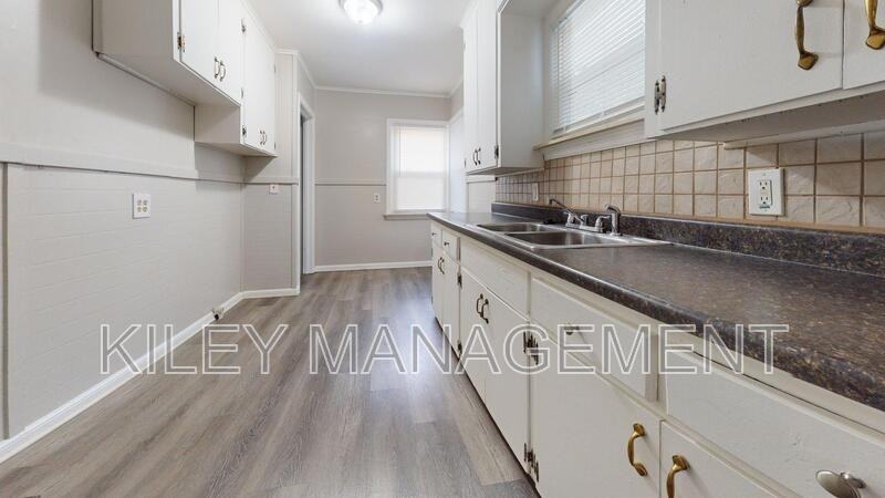 722 Hubbard Ave - Photo 3 of 11