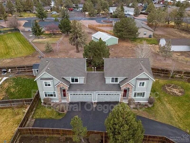 2524 Sw Cascade Mountain Ln - Photo 2 of 18