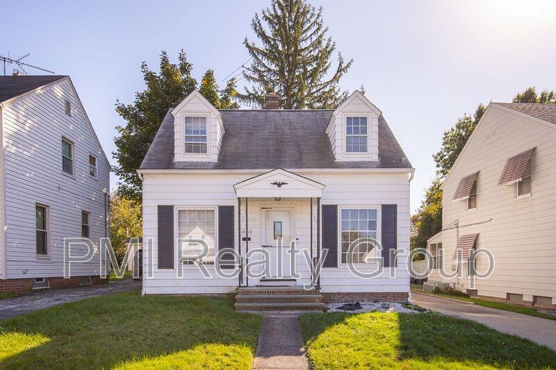 18312 Highland Dr - Photo 2 of 23