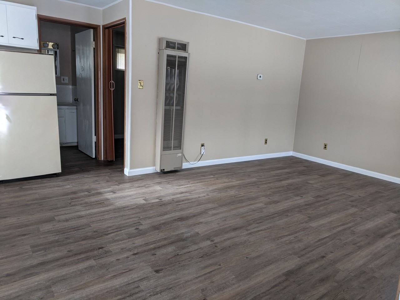 544 1/2 Solberg Dr - Photo 2 of 8