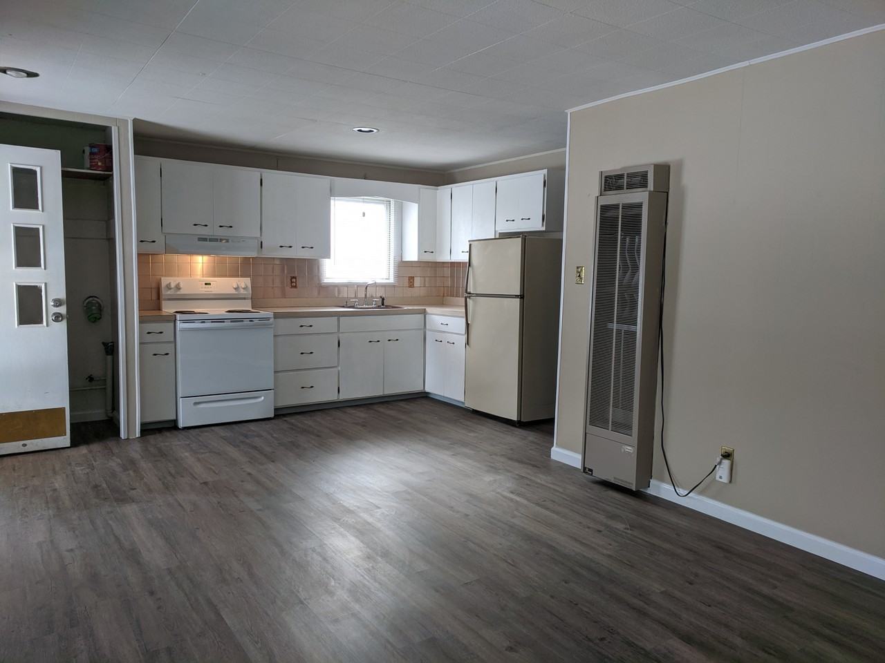 544 1/2 Solberg Dr - Photo 4 of 8