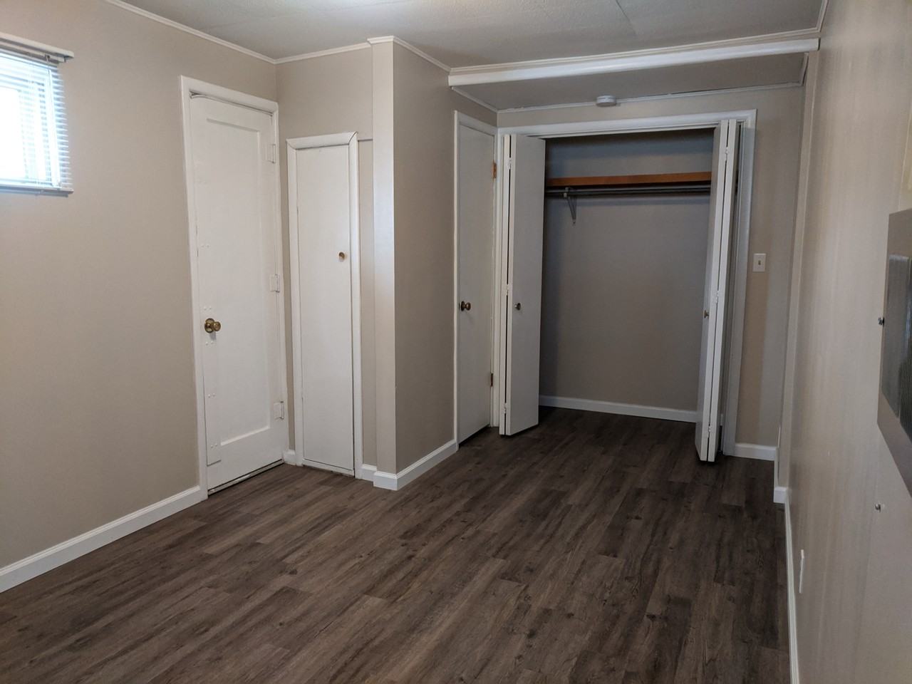 544 1/2 Solberg Dr - Photo 5 of 8