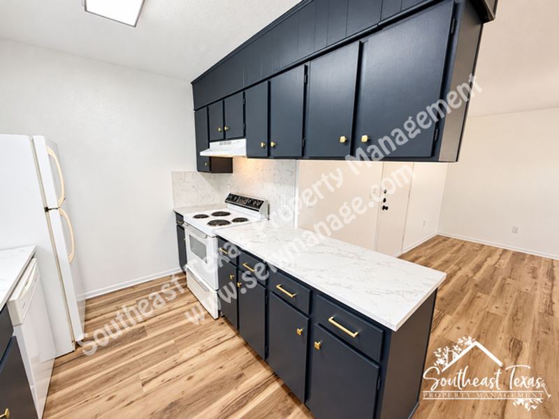 801 W Gibson St #214 - Photo 3 of 16